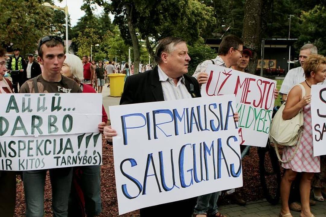 Žmonės protestavo prieš olandų atrakcionus (papildyta)