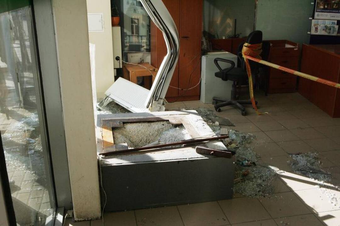 „Swedbank“: apyvartoje gali pasirodyti dažais pažymėtų banknotų 