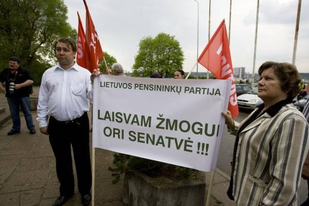 TAF mitinge raginimai sodinti prokurorus