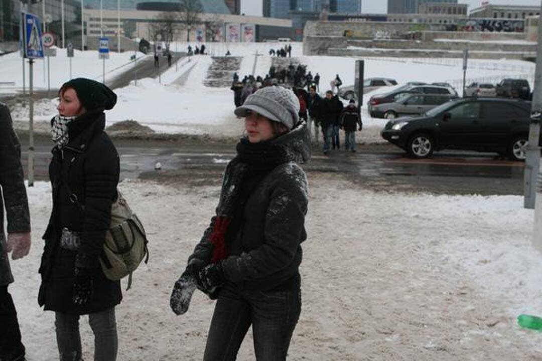 Už pasimėtymą sniegu - bauda ir savivaldybės įspėjimas