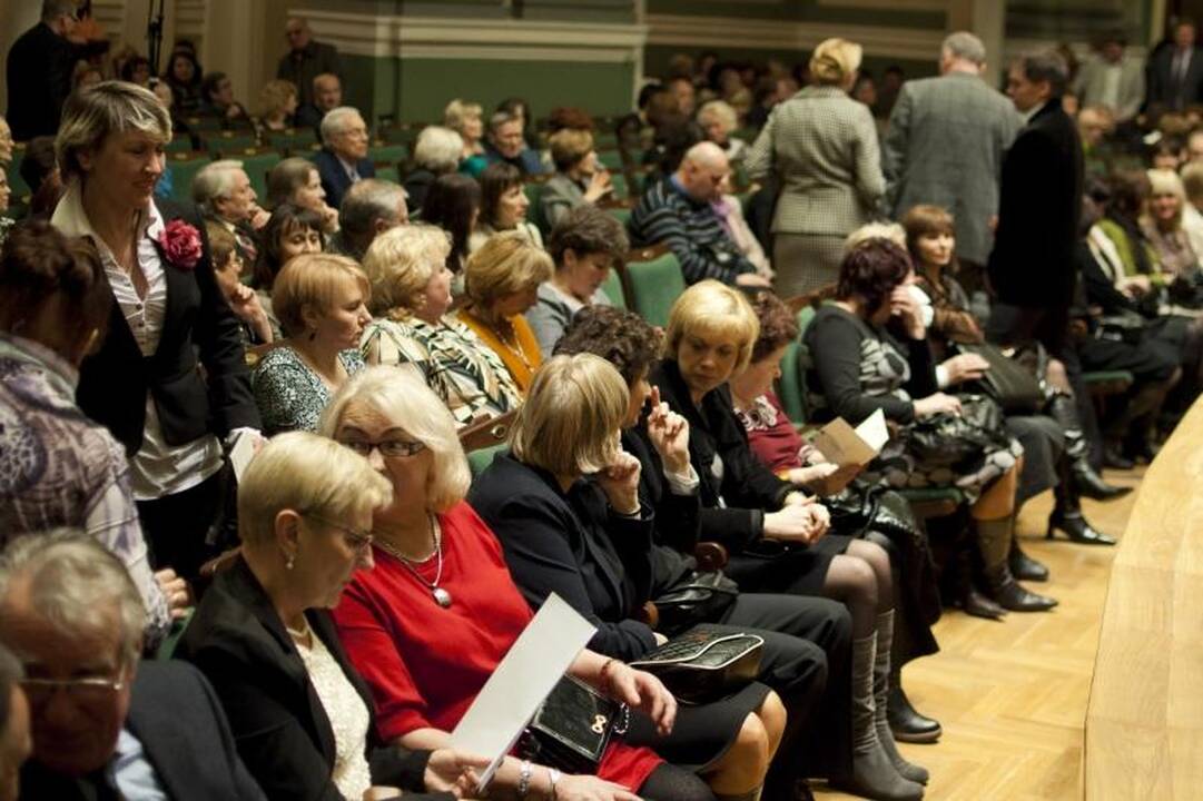 Padėka žmonėms, kurie padeda kitiems pamiršti skausmą