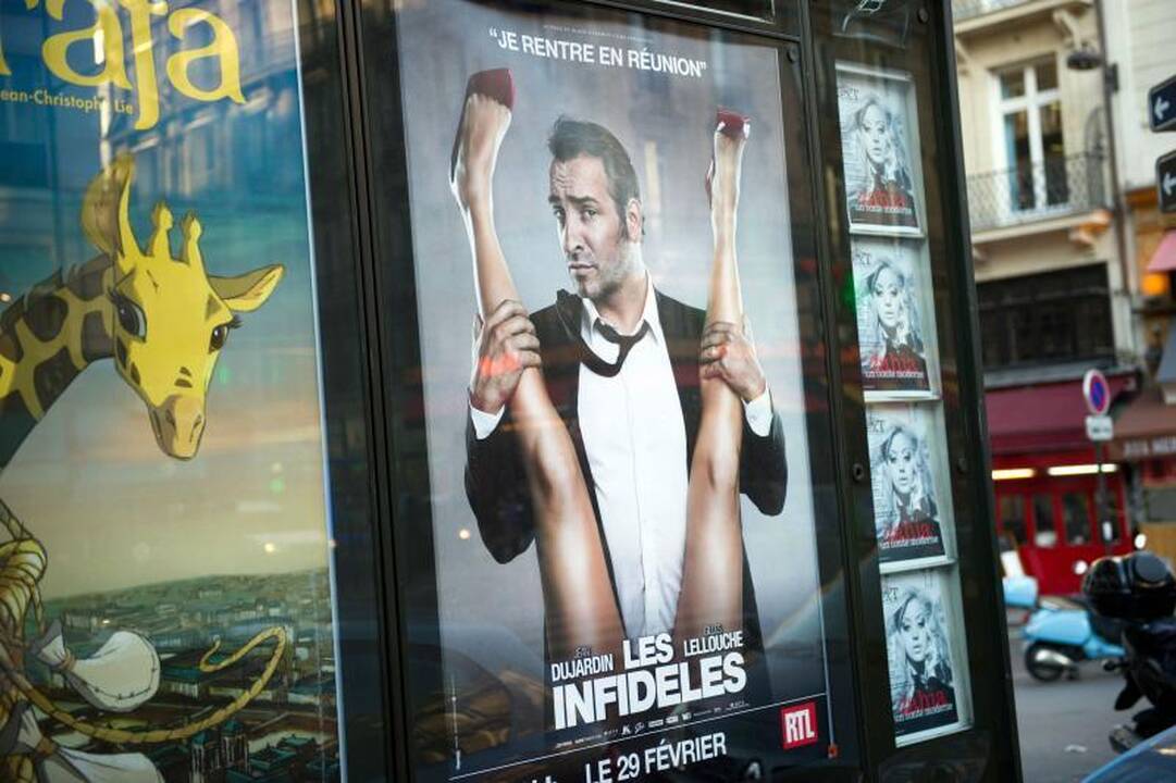 „Artisto“ žvaigždė  pozavo „seksistiniam“ plakatui