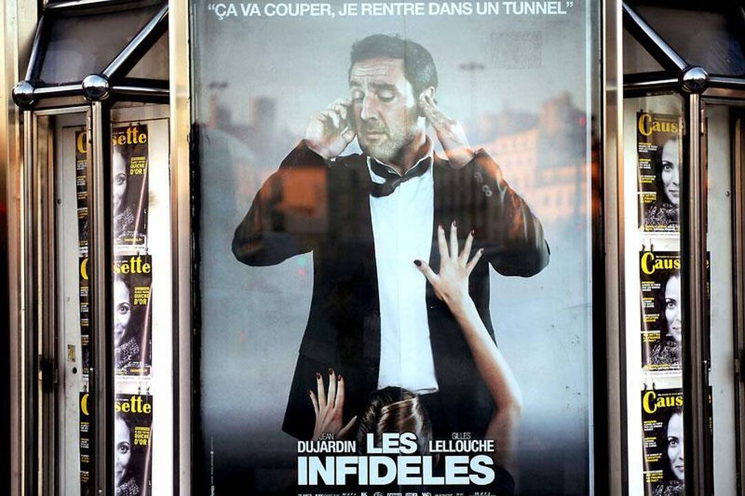 „Artisto“ žvaigždė  pozavo „seksistiniam“ plakatui