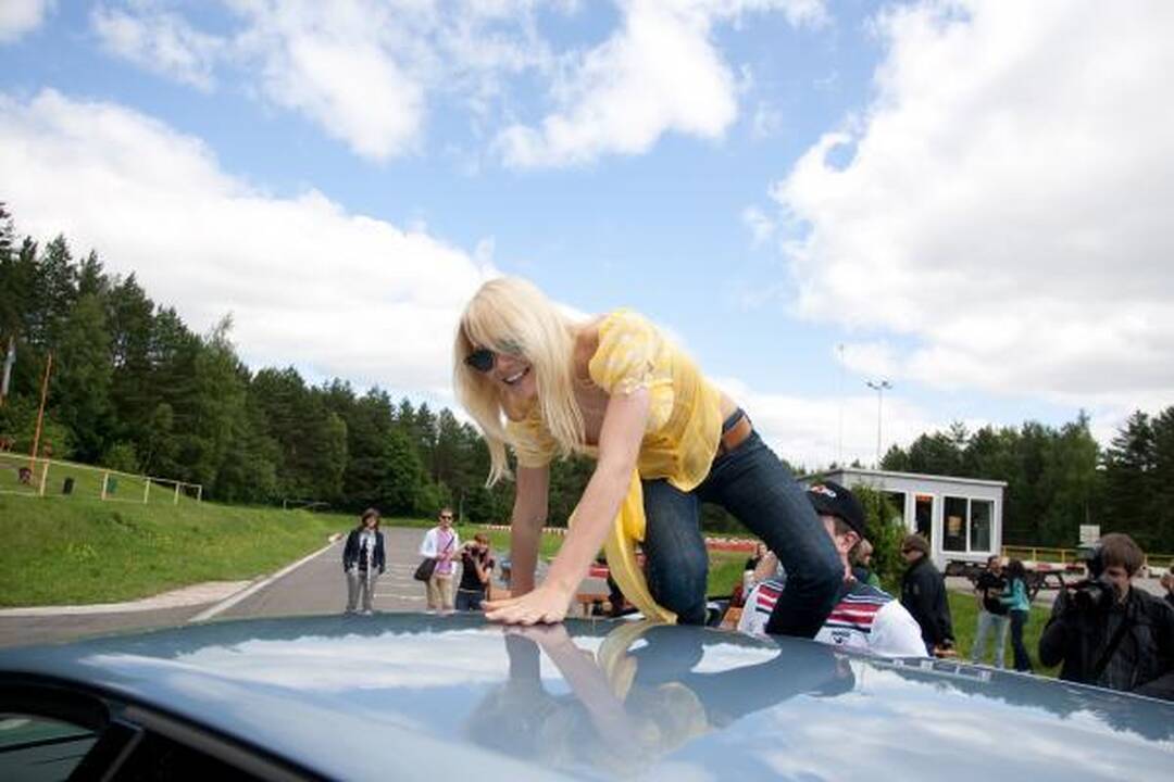 Zvonkai skiriasi, tačiau pramogauja kartu (papildyta)