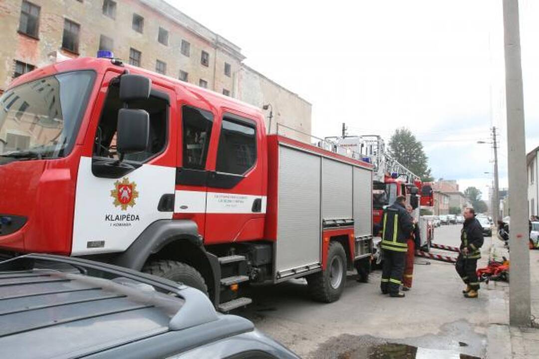 Buvusiame duonos kombinato pastate – gaisras