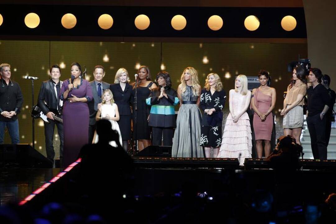 O.Winfrey paskutines laidas pagerbė popmuzikos garsenybės Beyonce ir Madonna