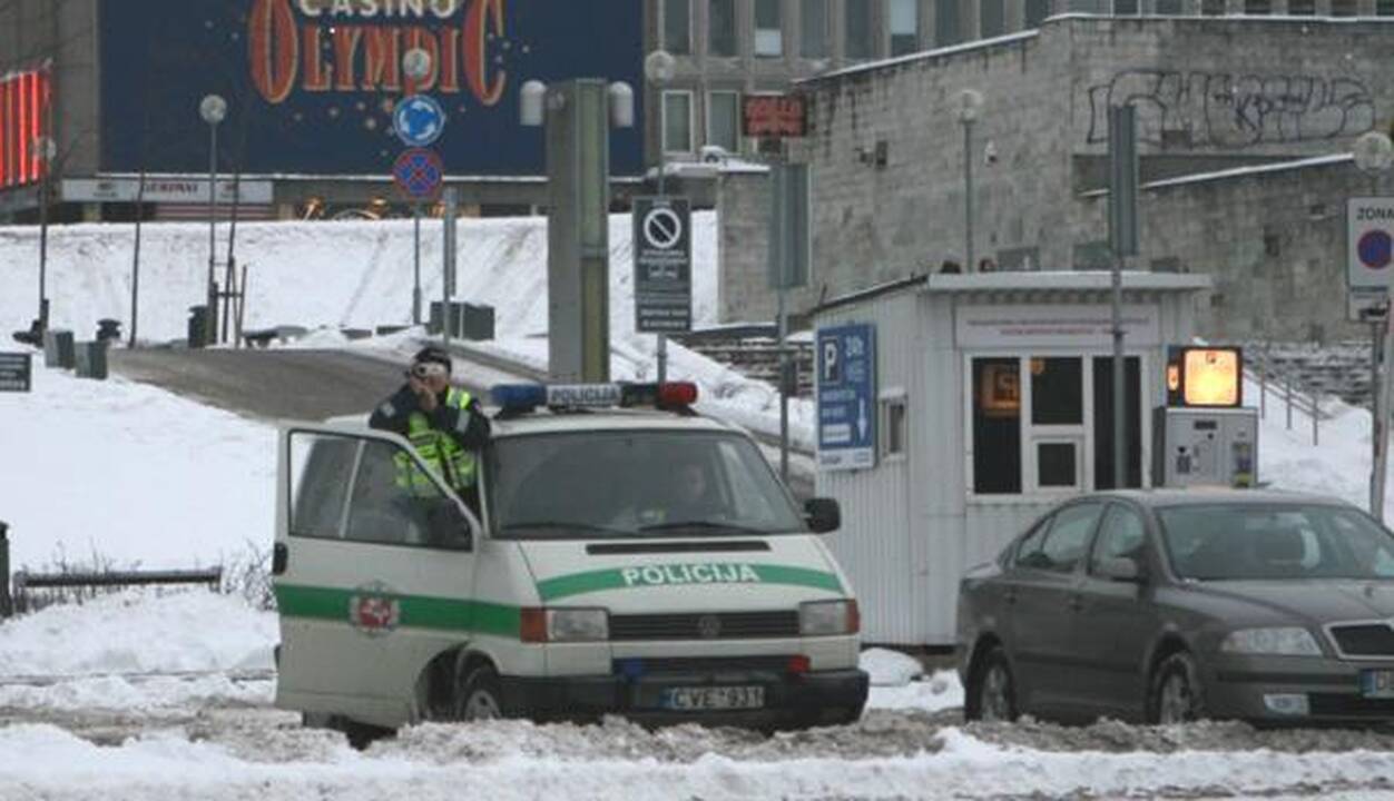 Už pasimėtymą sniegu - bauda ir savivaldybės įspėjimas