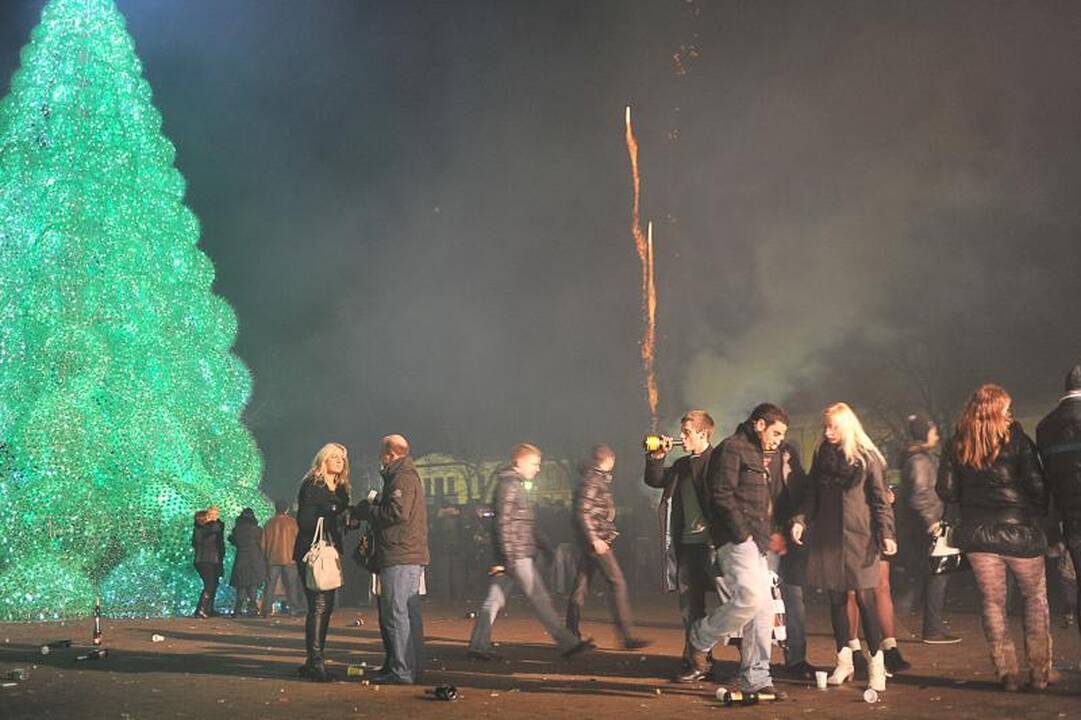 Naujųjų metų sutikimas Kaune: gaisras, avarija, muštynės