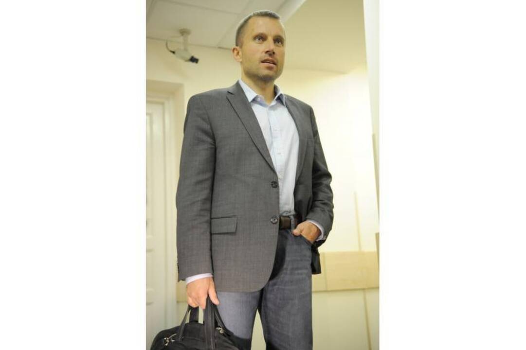 Teismas nurodė grąžinti V. Giržadą į darbą FNTT