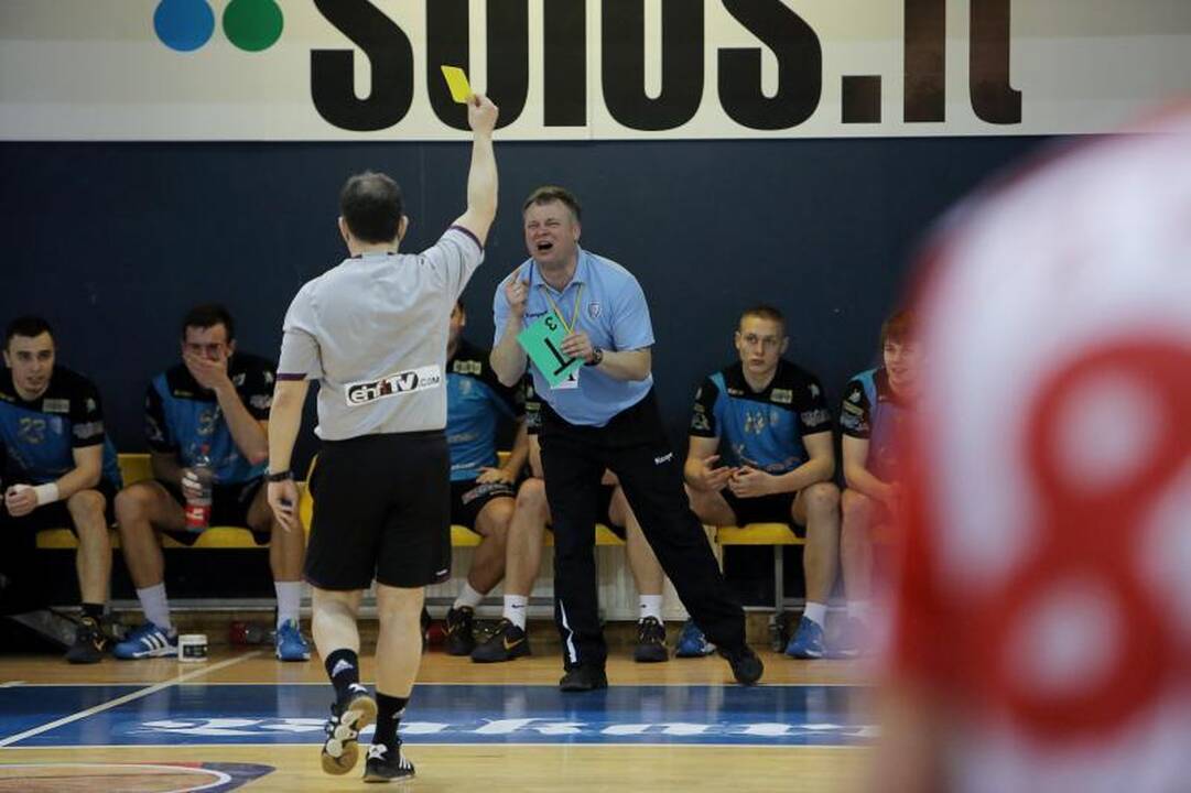 Mada iš gamtos: sijonai pagaminti iš samanų, skaros - iš nendrių