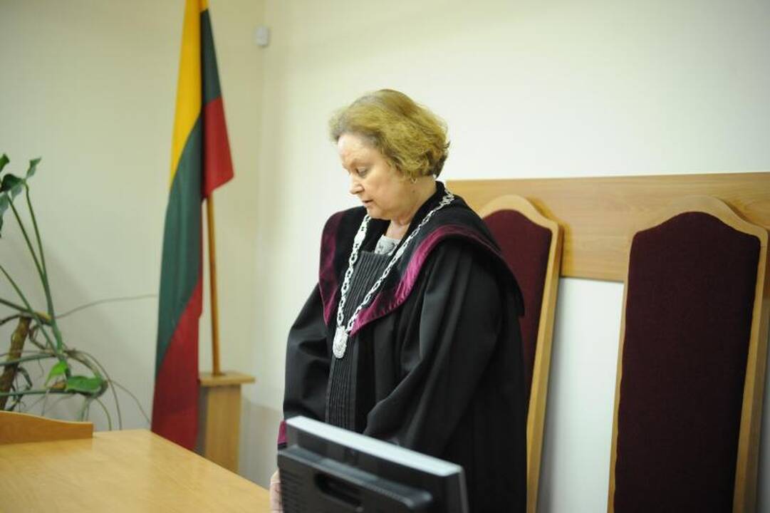 Teismas nurodė grąžinti V. Giržadą į darbą FNTT