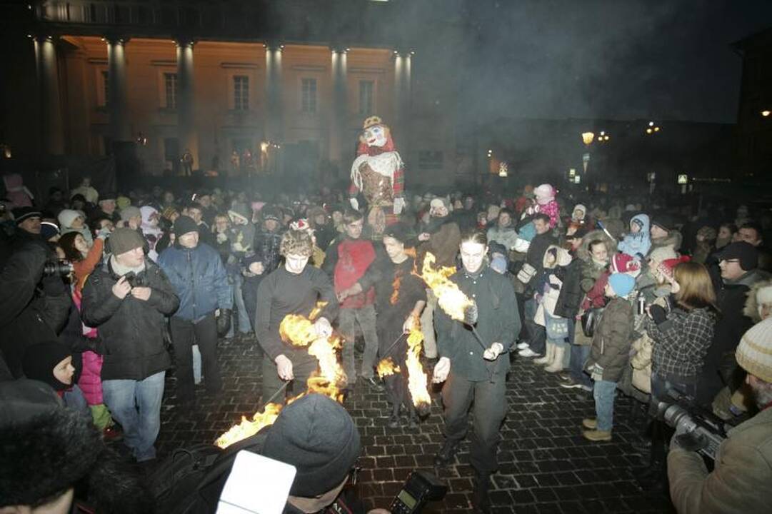 Užgavėnių linksmybės Vilniuje: mugė, blynai ir Morės kremavimas