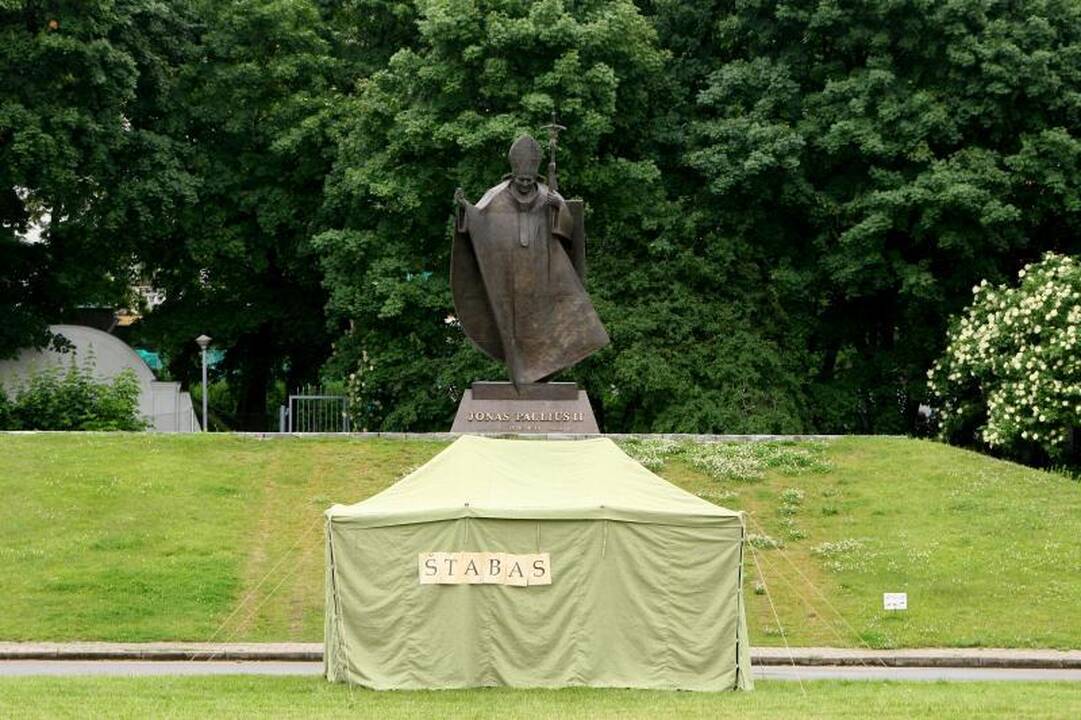 Prancūzų ir rusų armijos jau kursto karo ugnį