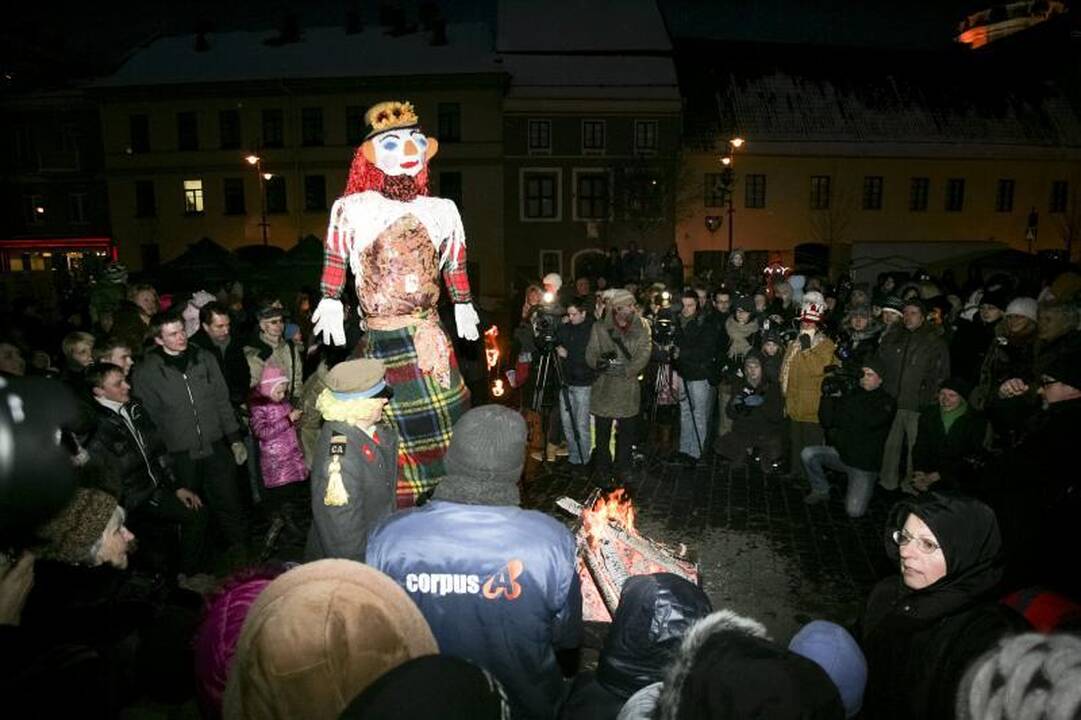 Užgavėnių linksmybės Vilniuje: mugė, blynai ir Morės kremavimas