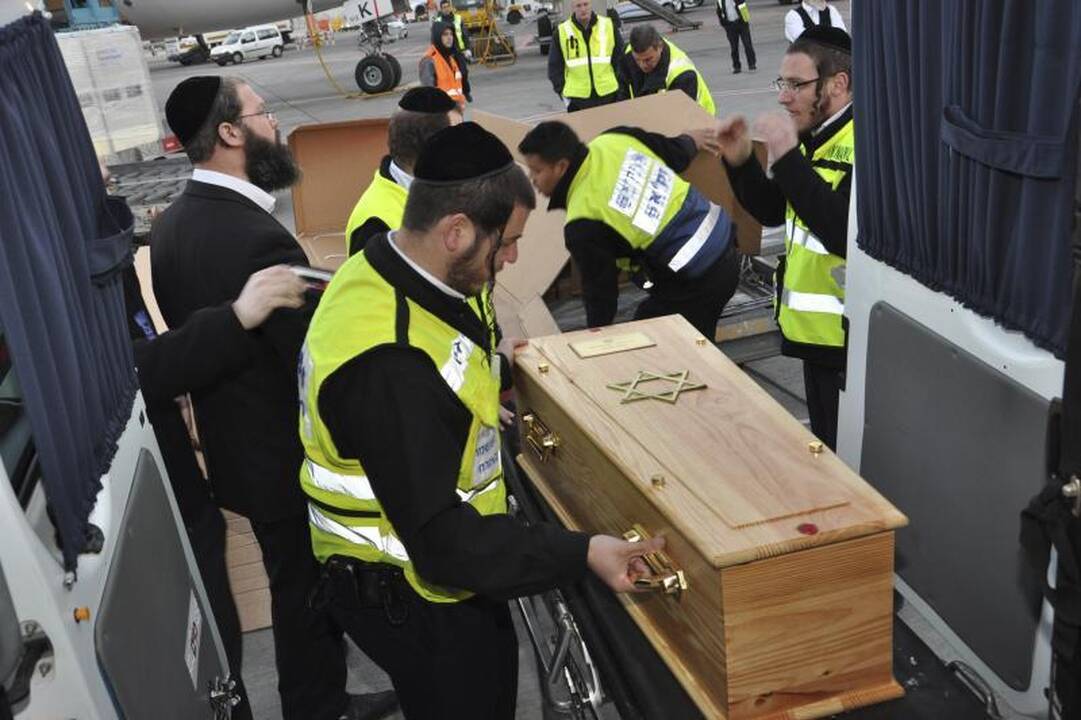 Izraelyje laidojamos žydų mokykloje įvykdyto išpuolio aukos