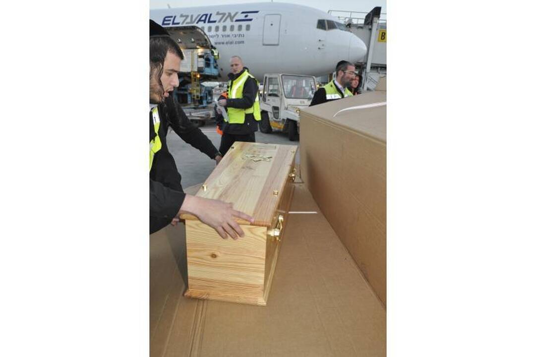 Izraelyje laidojamos žydų mokykloje įvykdyto išpuolio aukos