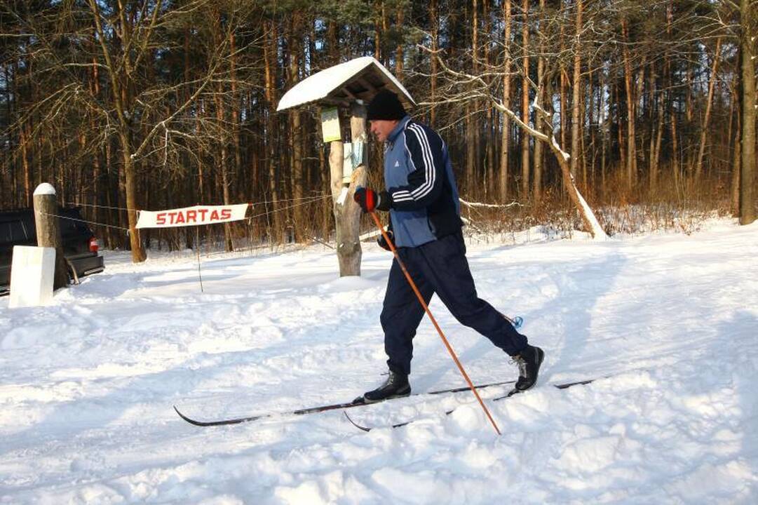 Kleboniškio   miške  pažiro  slidininkai