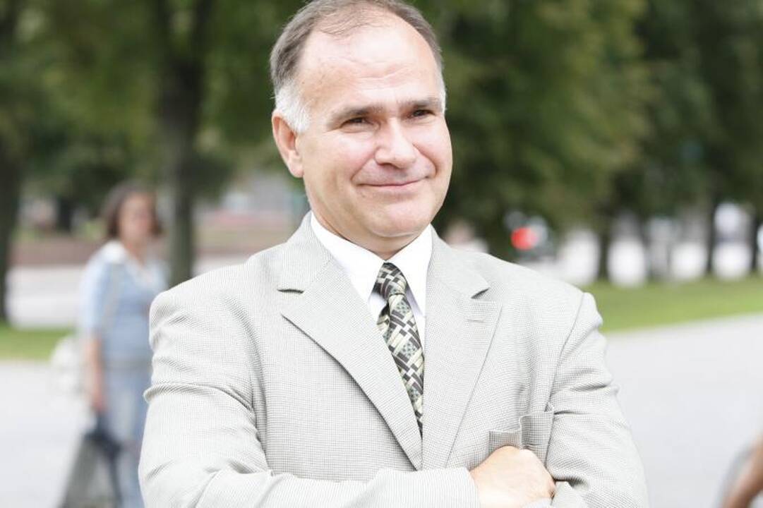 Pikete dėl Danės krantinių – virve prisirišę klaipėdiečiai