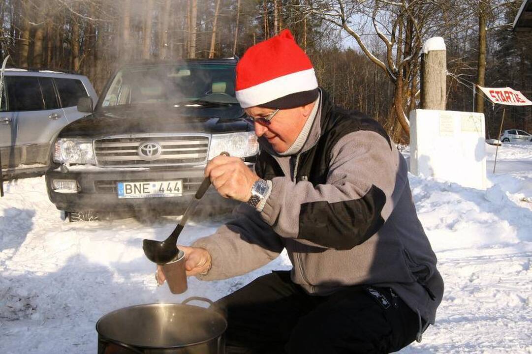 Kleboniškio   miške  pažiro  slidininkai