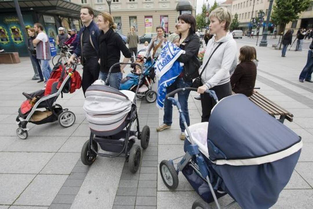 Protestuojantys tėvai: iš mažiausio atimti lengviausia
