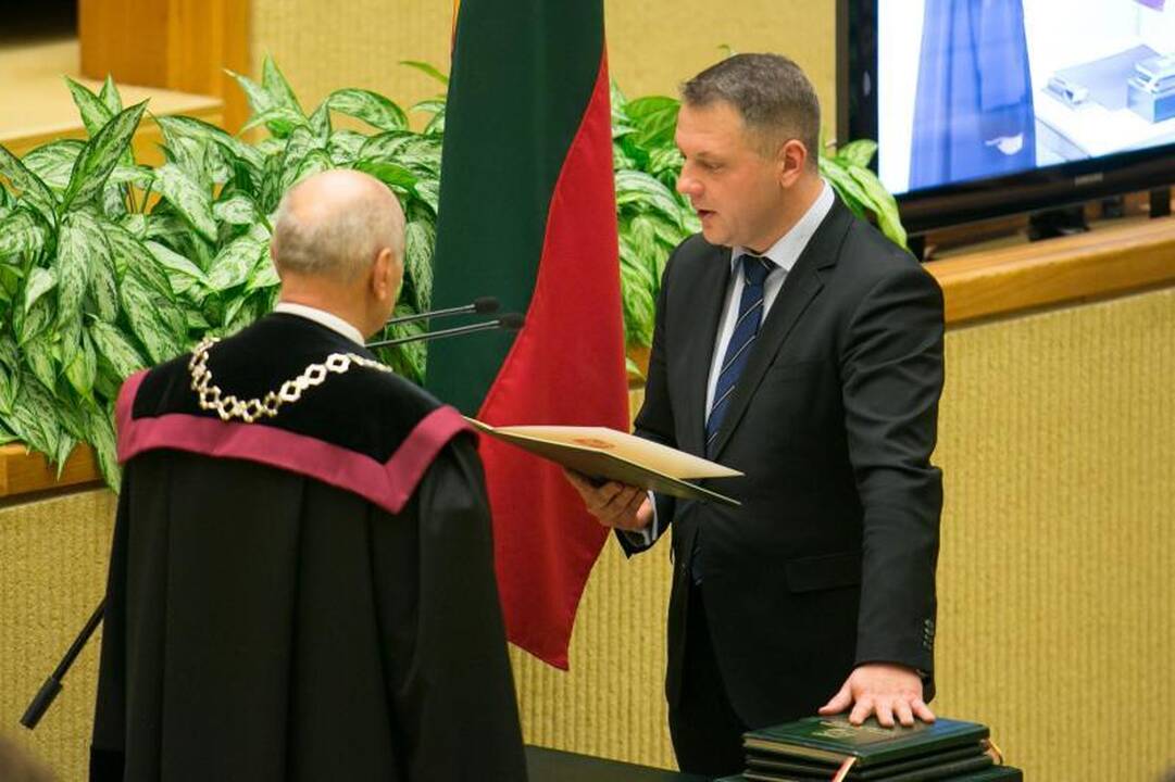 Prisaikdinti 135 naujojo Seimo nariai   