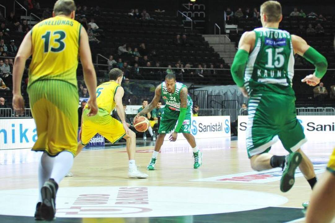 Kauno „Žalgiris“ sutriuškino Vilniaus „Sakalus“