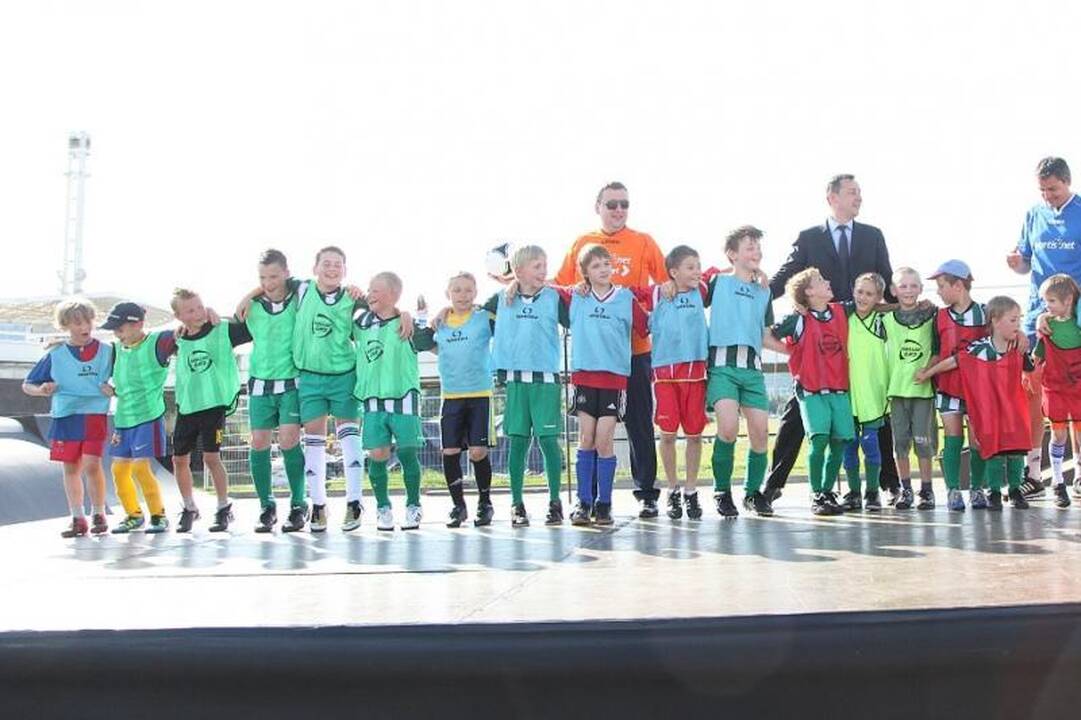 Prie Baltojo tilto įrengtos mini futbolo aikštelės