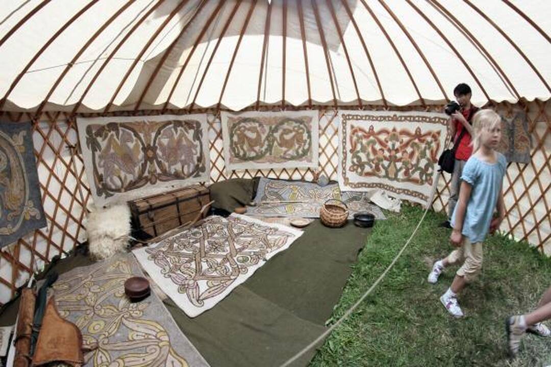 Kernavėje šurmuliuoja Gyvosios archeologijos dienos