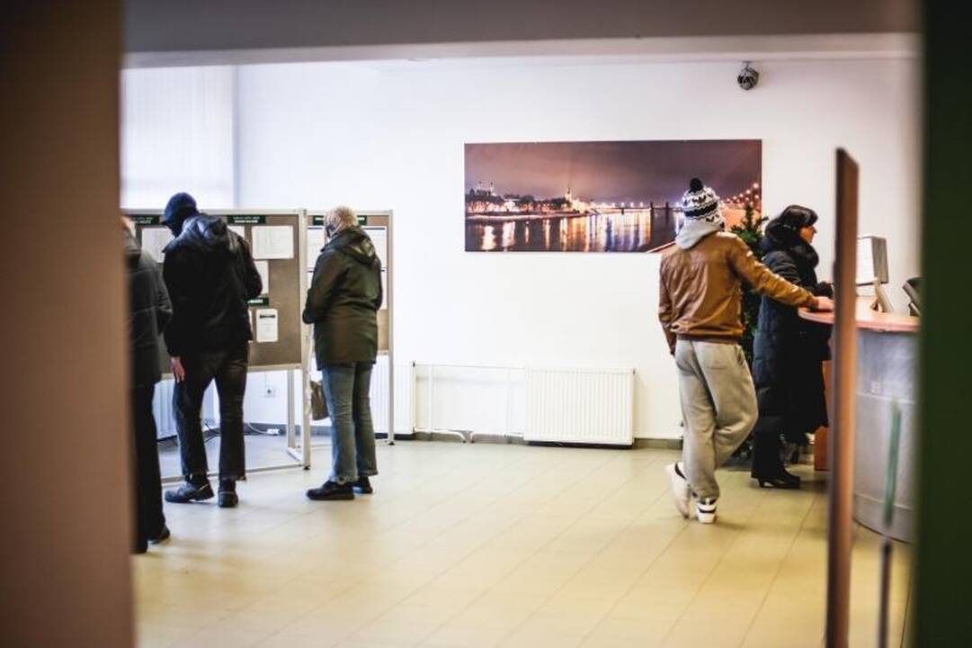 Darbo biržoje ankšta ir     tarpušvenčiu