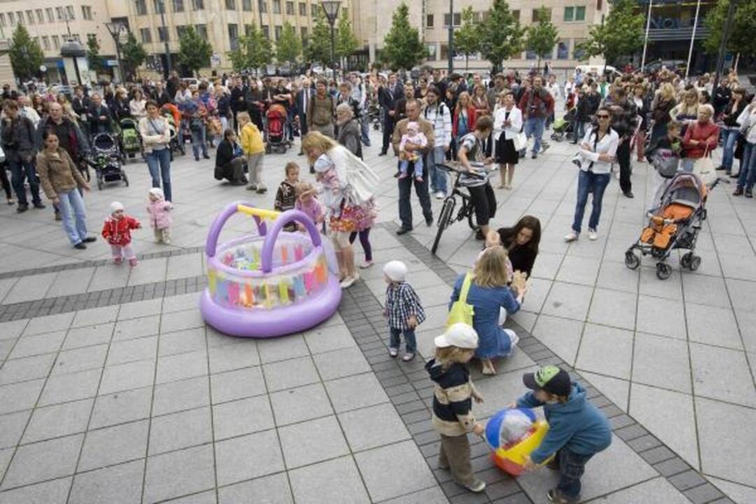 Protestuojantys tėvai: iš mažiausio atimti lengviausia