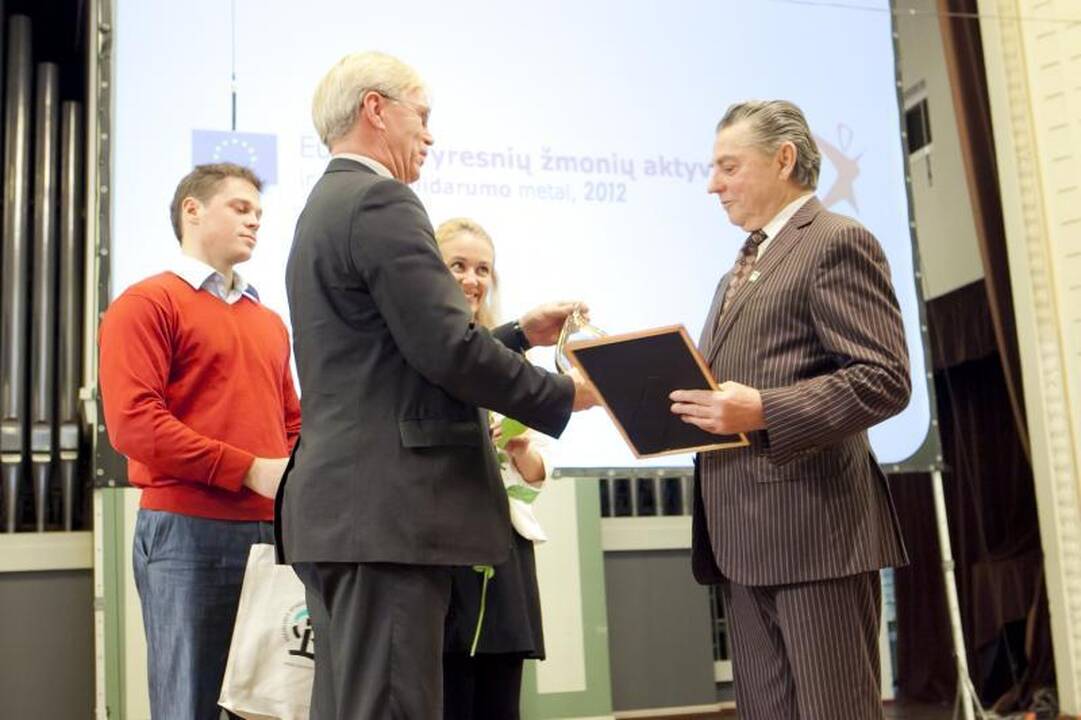 Savanorystei amžius – ne        kliūtis 