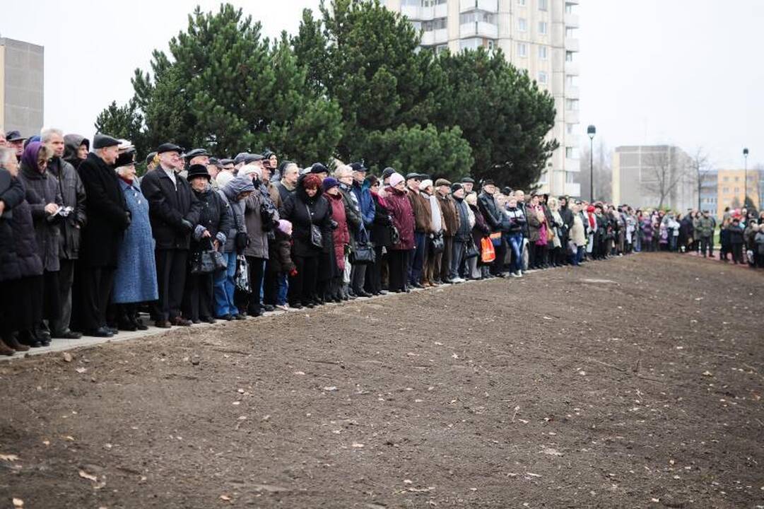 Čečėnijos aikštė nebaigta, bet skelbiamas atidarymas