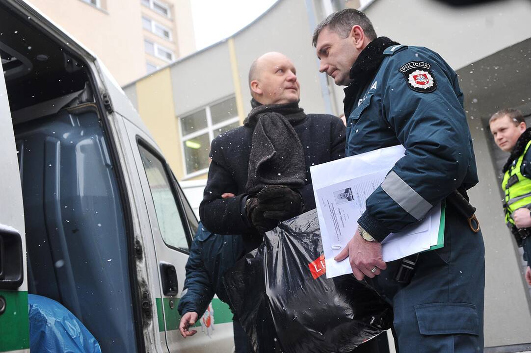 Mėnesiui suimtas K.Kriščiūnas šypsojosi: jaučiuosi puikiai