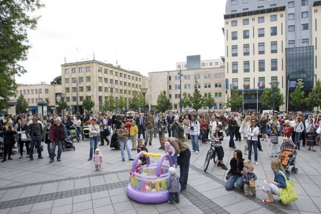 Protestuojantys tėvai: iš mažiausio atimti lengviausia