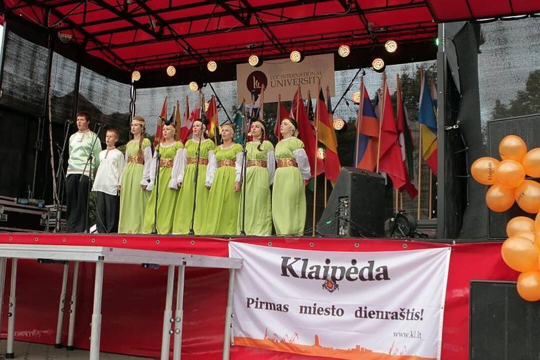 Klaipėdą nuspalvino pasaulio tautų mugė 