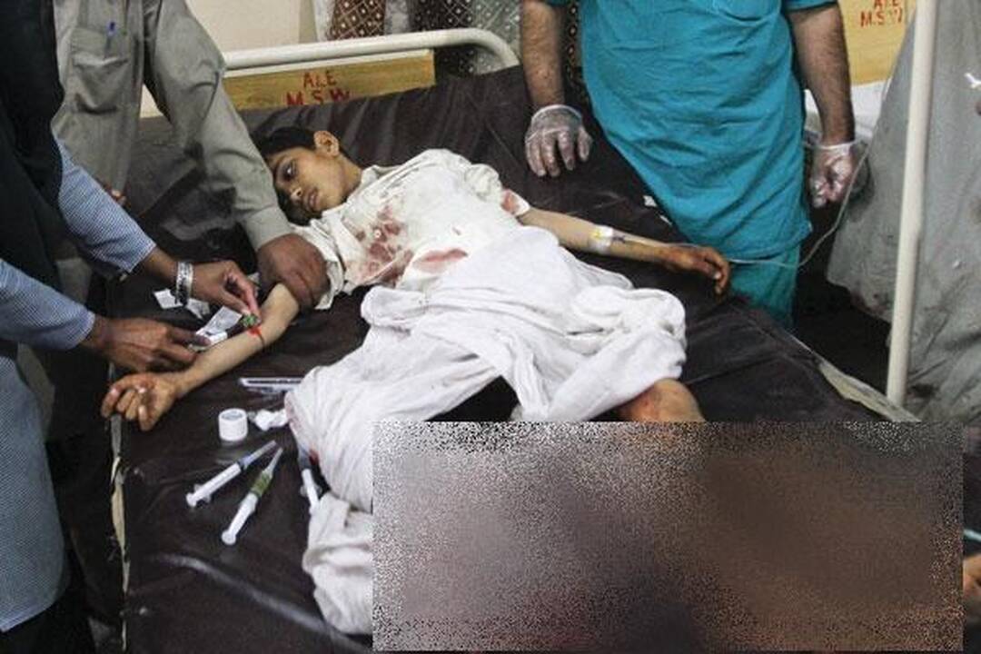 Pakistane dvigubos mirtininkų sprogdintojų atakos aukų padidėjo iki 50 (atnaujinta)