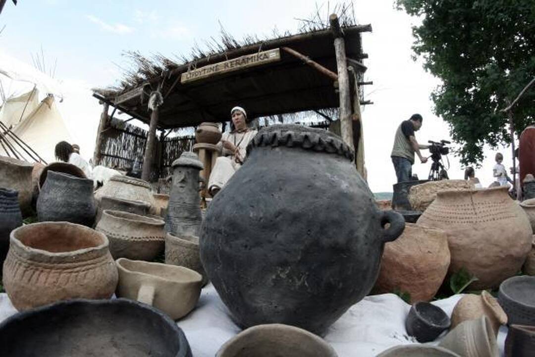 Kernavėje šurmuliuoja Gyvosios archeologijos dienos