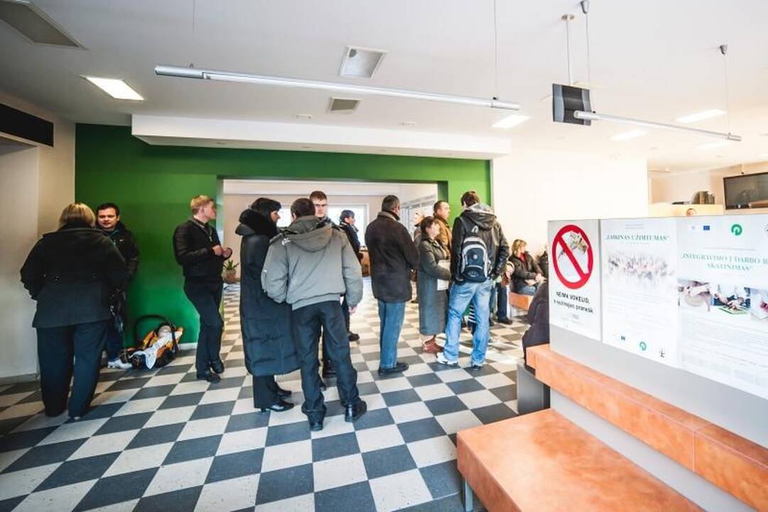 Darbo biržoje ankšta ir     tarpušvenčiu