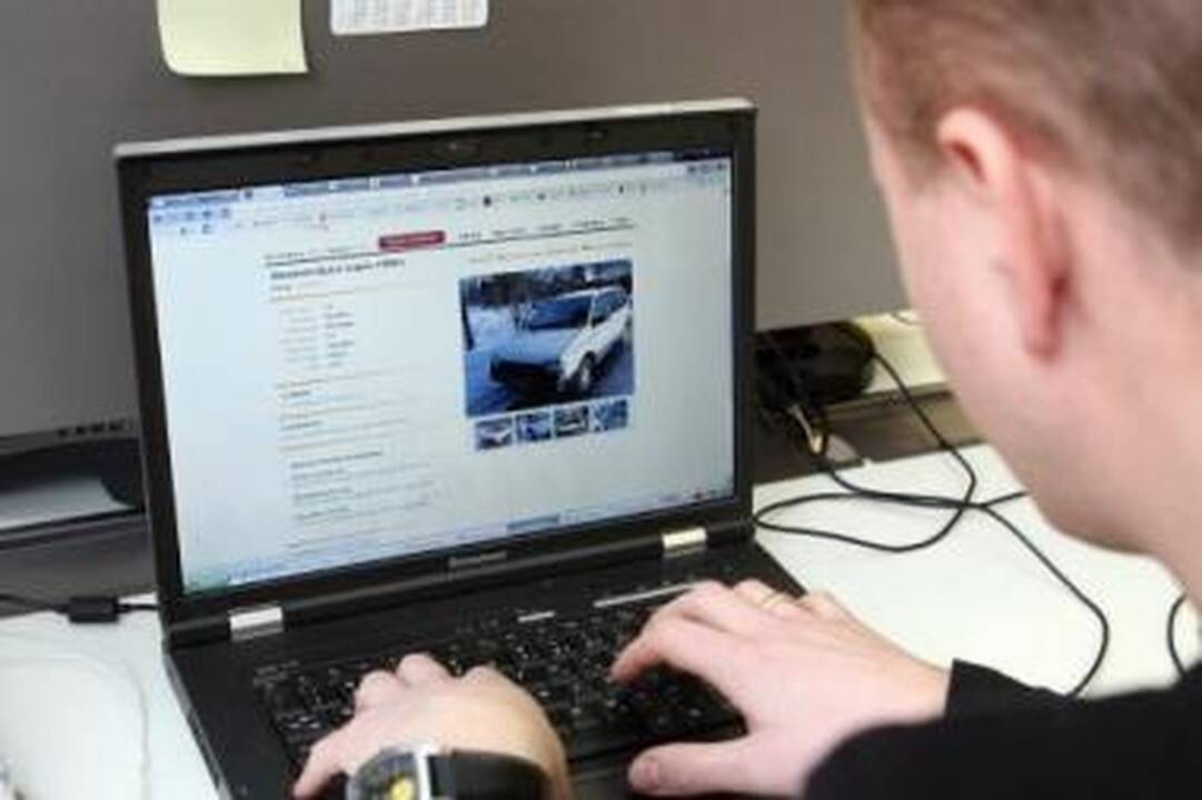 Grėsmė: internete apie parduodamus automobilius besiskelbiantys lietuviai tapo sukčių taikiniu.
