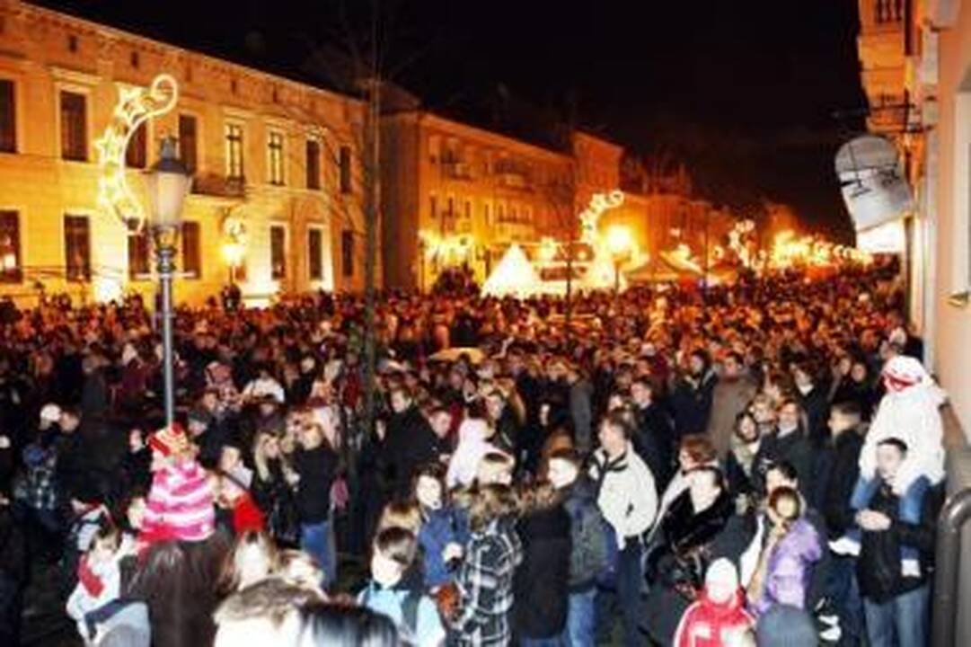 Prioritetai: nors pripažįstama, kad daugiausia žmonių į miesto centrą pritraukia renginiai, pavyzdžiui, Kalėdų eglės įžiebimo šventė, jų gausai ir įvairovei senamiesčio atgaivinimo...