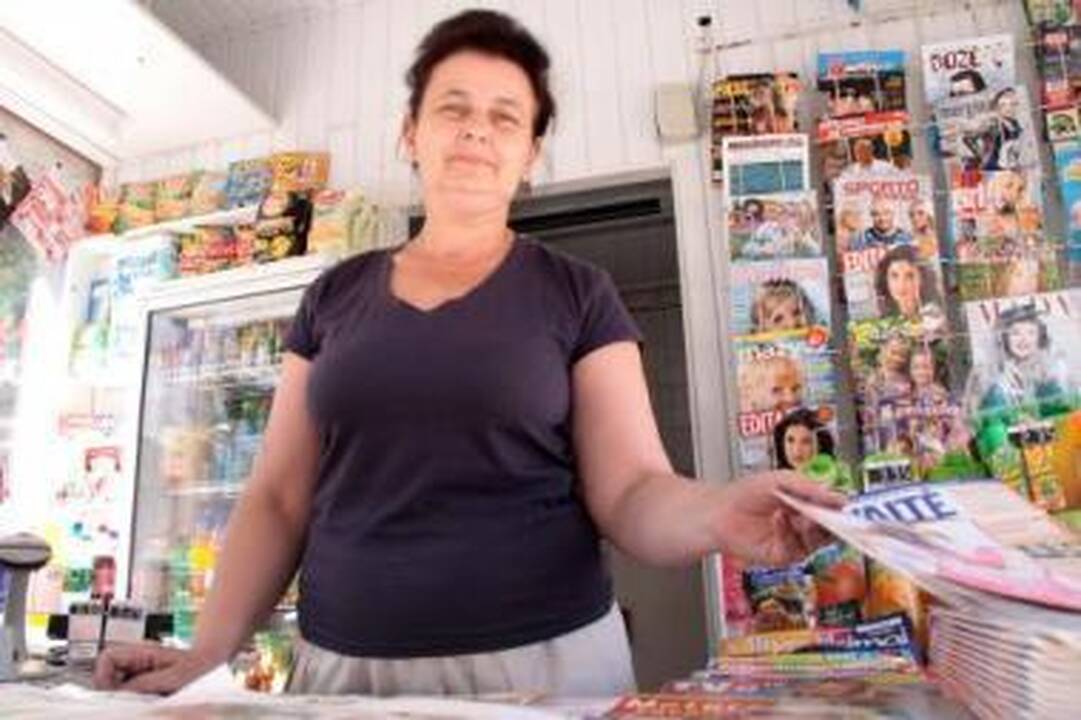 Patirtis: daug metų dirbdama kioske, Tatjana perprato ir miestiečių spaudos skaitymo įpročius.