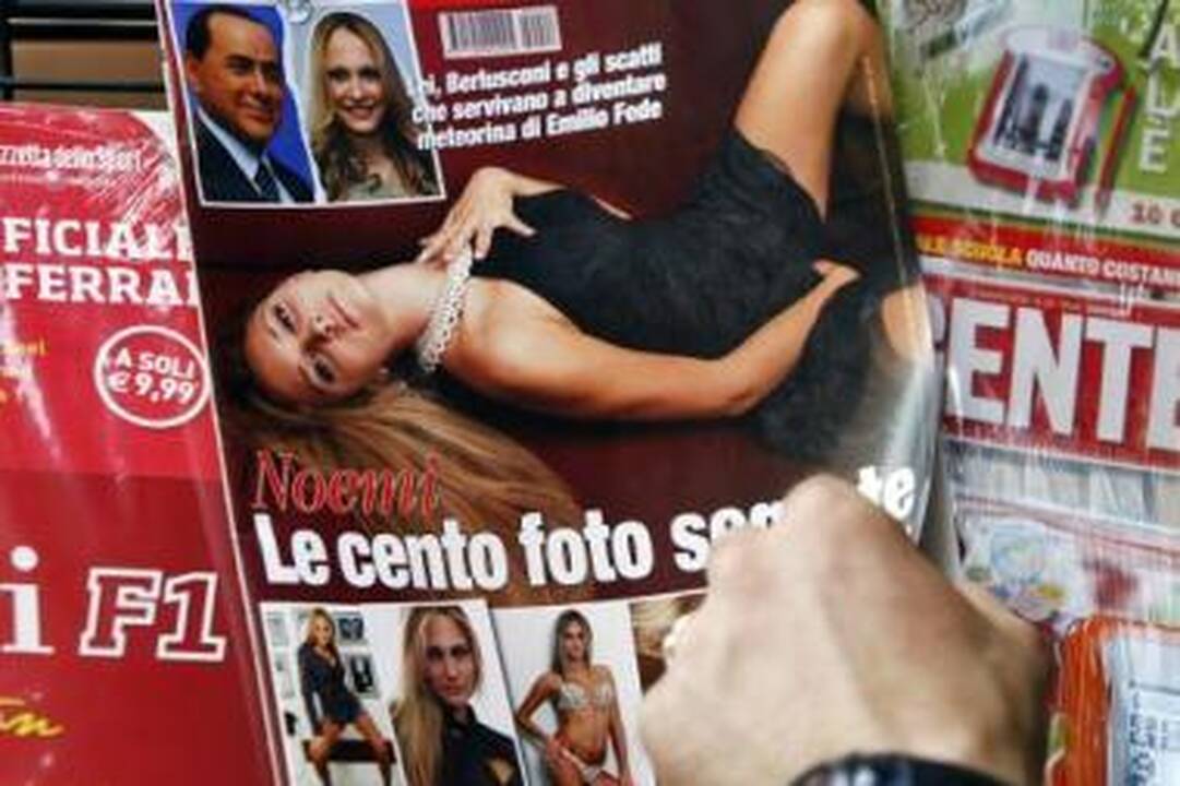 Skandalas: Italijos žiniasklaida kasdien į dienos šviesą ištraukia vis naujus premjero S.Berlusconi seksualinių nuotykių epizodus.