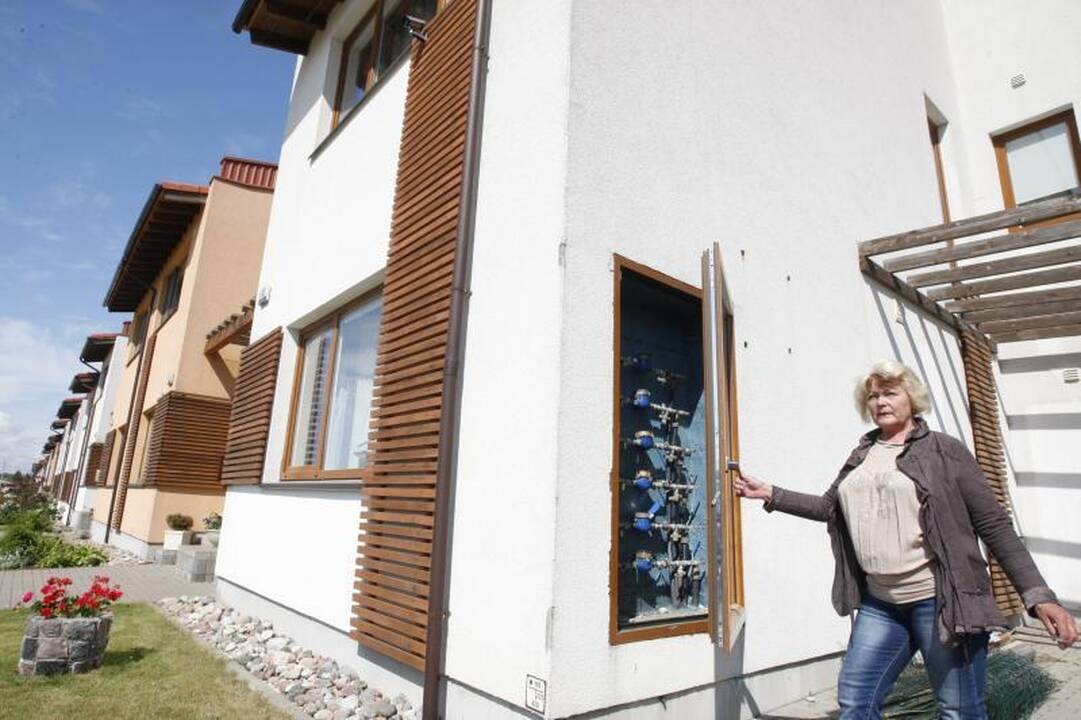 Vandens      skaitiklis užminė  mįslę   