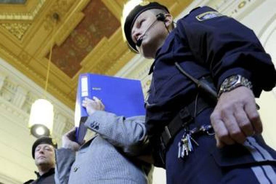 J.Fritzlas kaltę pripažino iš dalies
