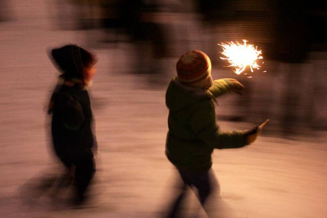Pirotechnikos pavojai: policija su nerimu laukia švenčių