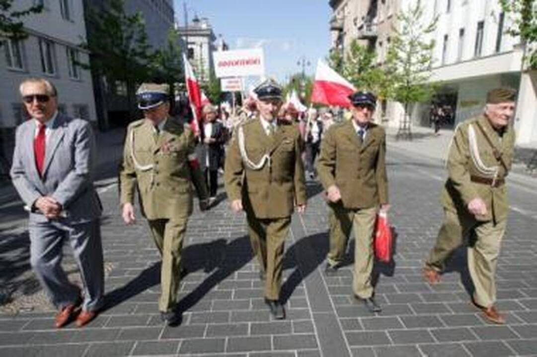 Požiūris: Lenkijos užsienio reikalų ministerija neskuba malšinti aistrų dėl iš užmaršties vėl ištraukto "Vilniaus klausimo".