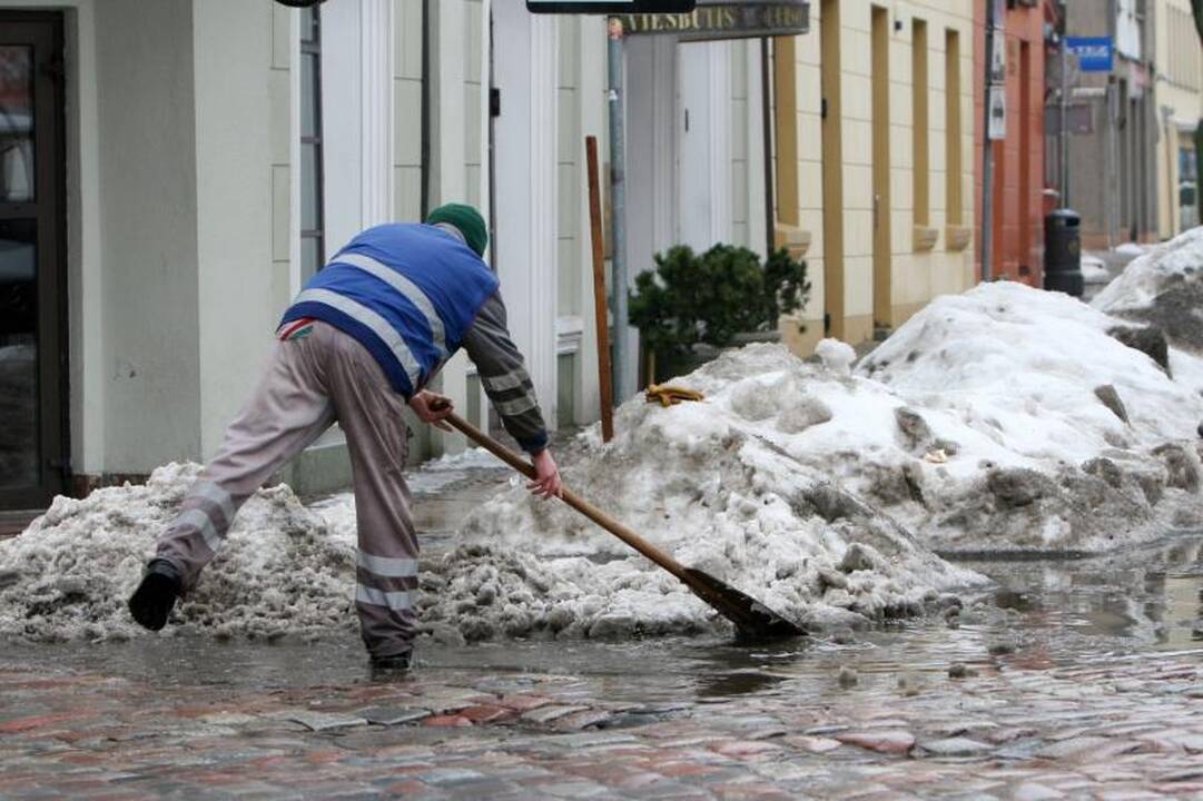 Uostamiesčio     varguoliai   atsisako   pašalpų