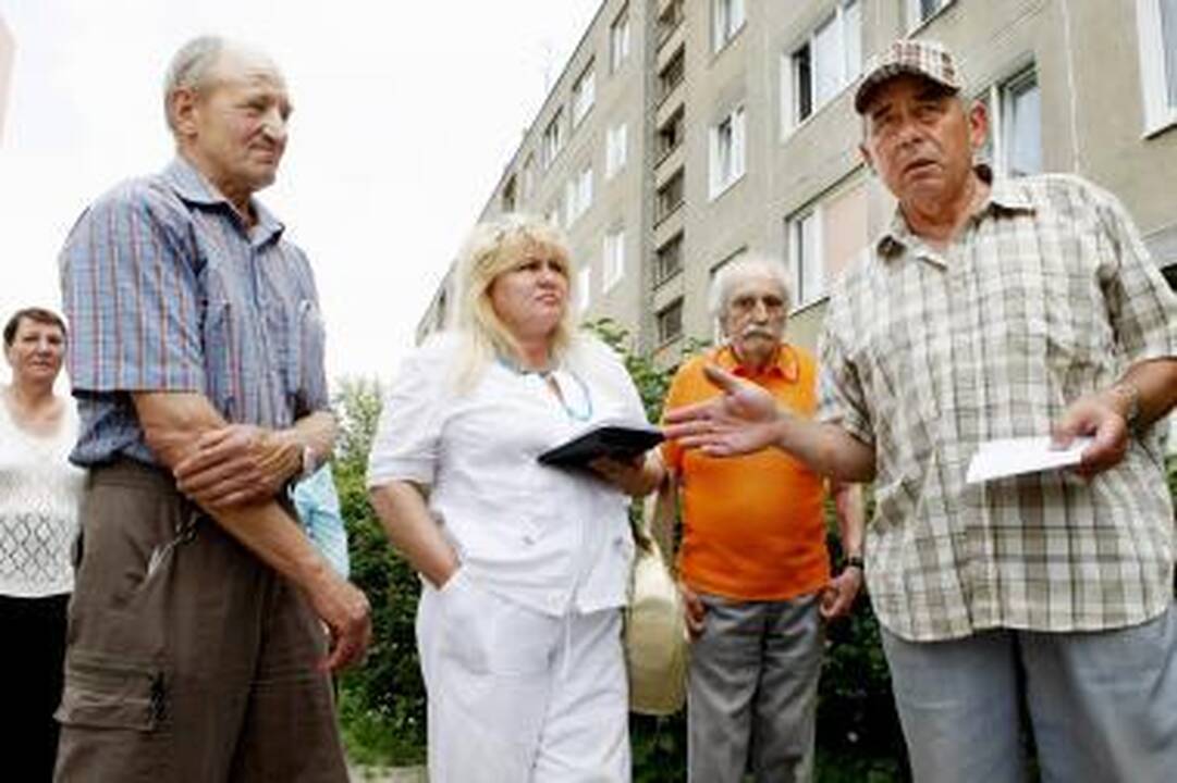 Pyktis: Reikjaviko gatvės 6 namo gyventojai nesupranta, kodėl turi mokėti už namo siūlių remontą.