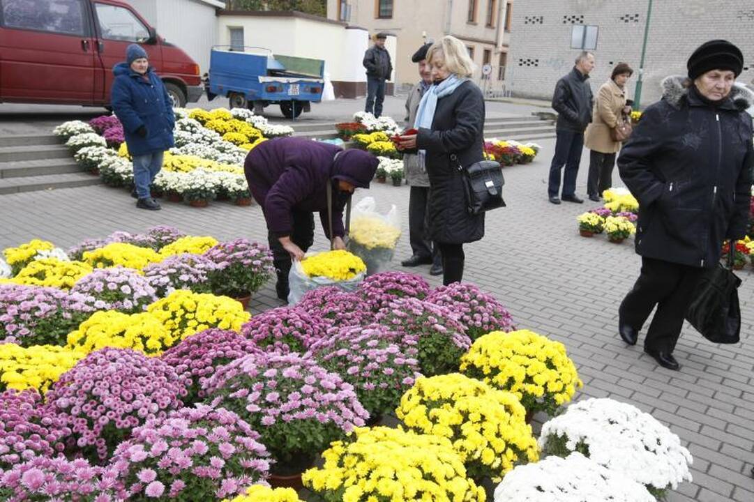 Prekeiviai prieš Vėlines grasina kelti kainas
