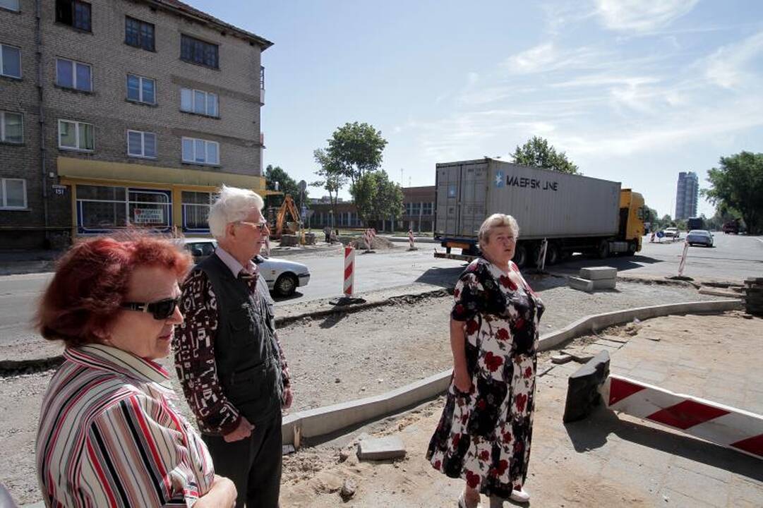 Sunkvežimiai po daugiabučių langais nevažinės
